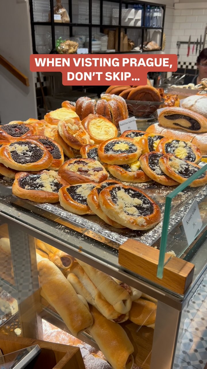 Samantha ✈︎  Travel & Food Content Creator in Prague, Kus Koláče