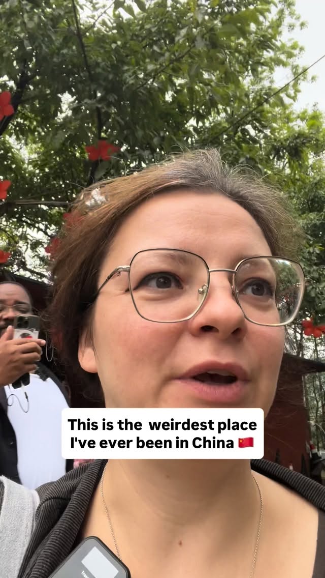 ANNA IN CHINA, Liziba Viewing Platform