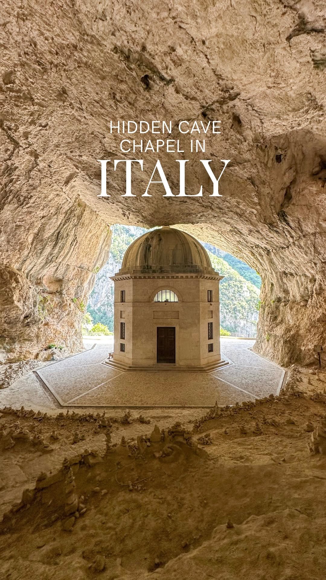 Zoë Tromp | Travel Guides | Travel tips | Itineraries, Grotte di Frasassi