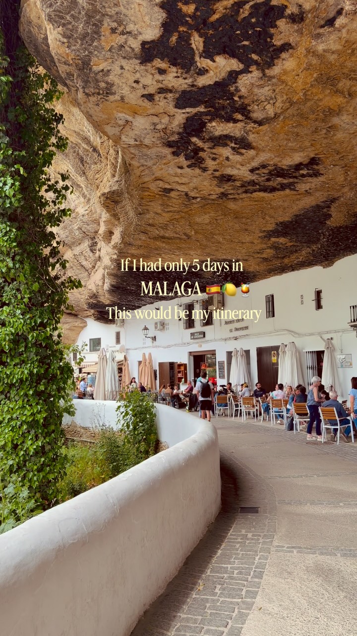 Anu | Travel Guides and Inspo 🌎, Alcazaba