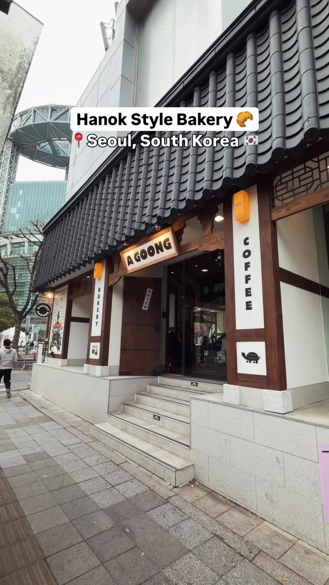 Deborah in Korea, Gwanghwamun Square