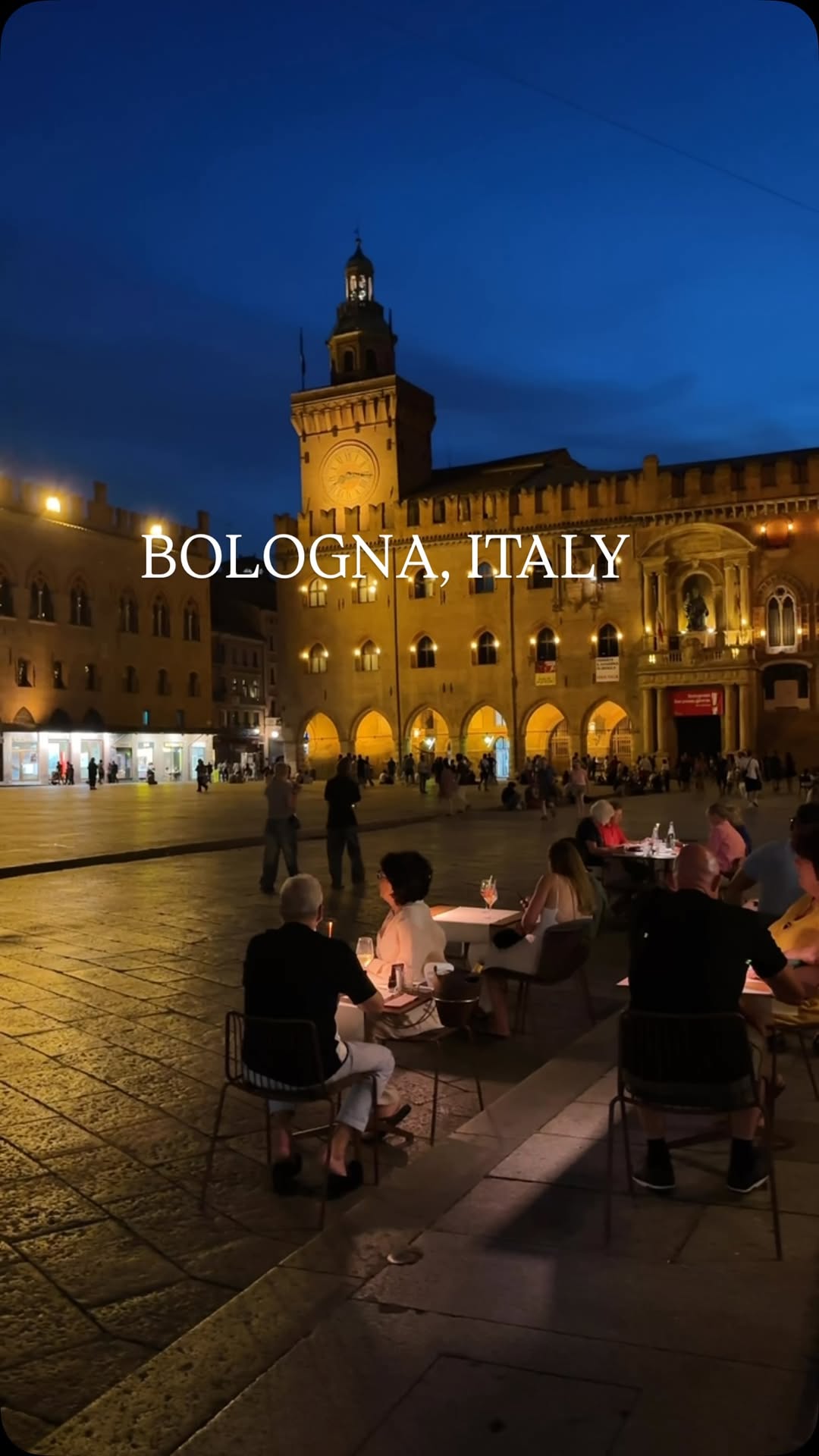 Jackie Rezk✨ Solo Travel Blogger | London, Piazza Maggiore