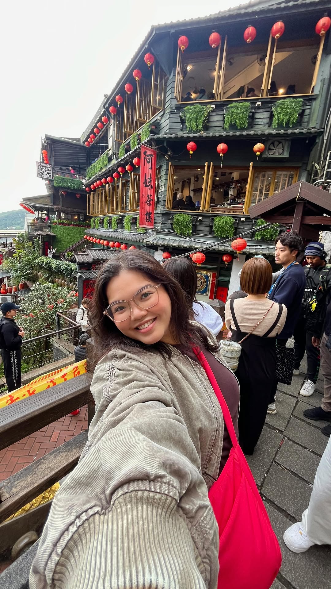 Yna 🪭, Taipei Main Station