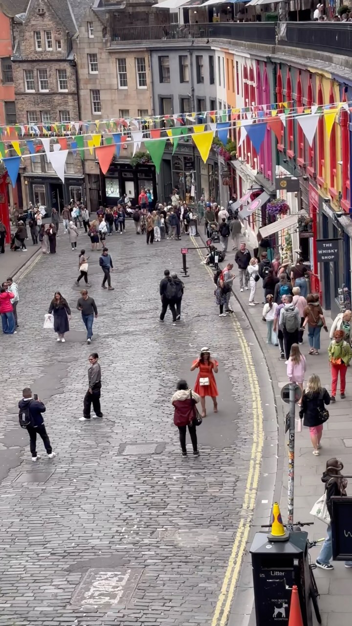 Akshay & Tejashree, Royal Mile