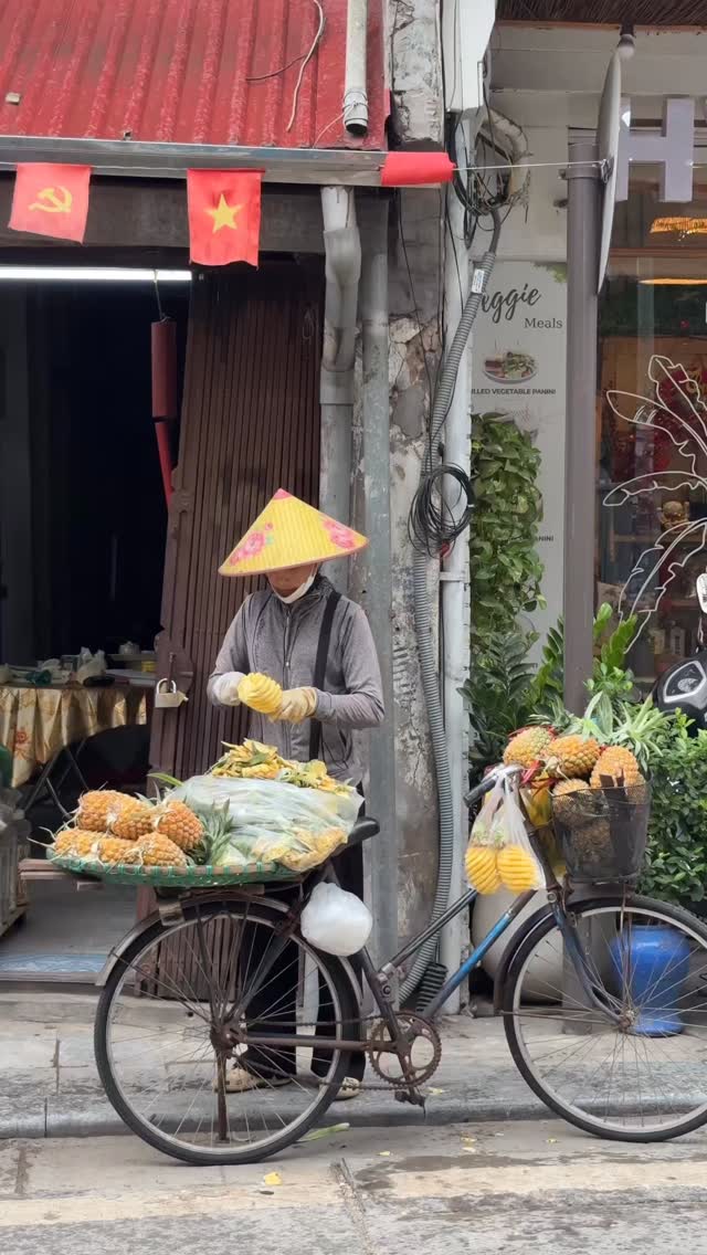 Bella, Cafe Giảng