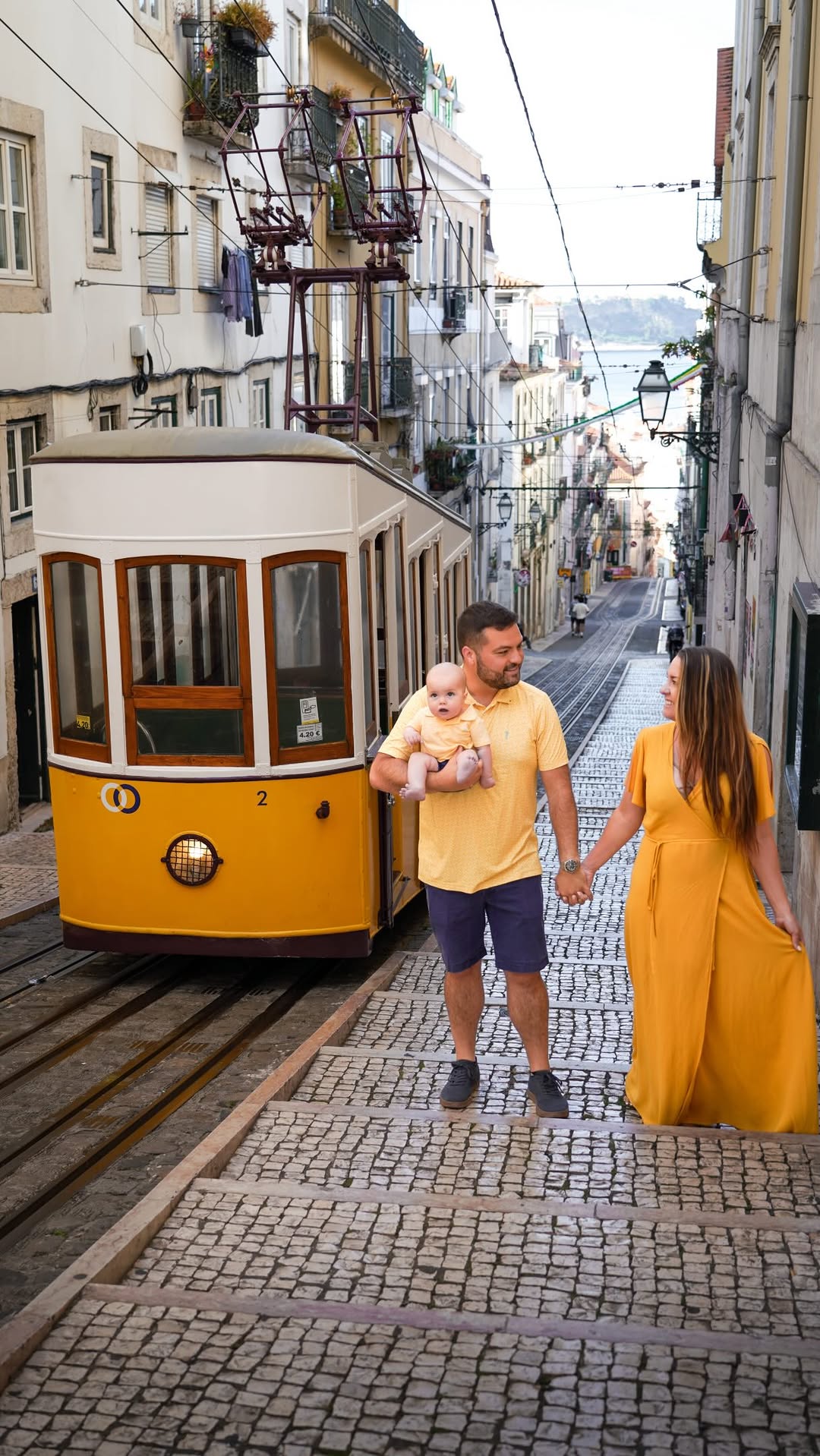 Laura & Dan Nestorovski, Arco da Rua Augusta