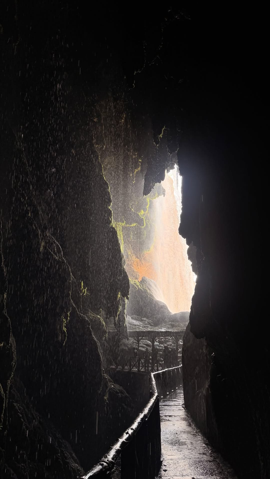 shesonvacayagain, Monasterio de Piedra