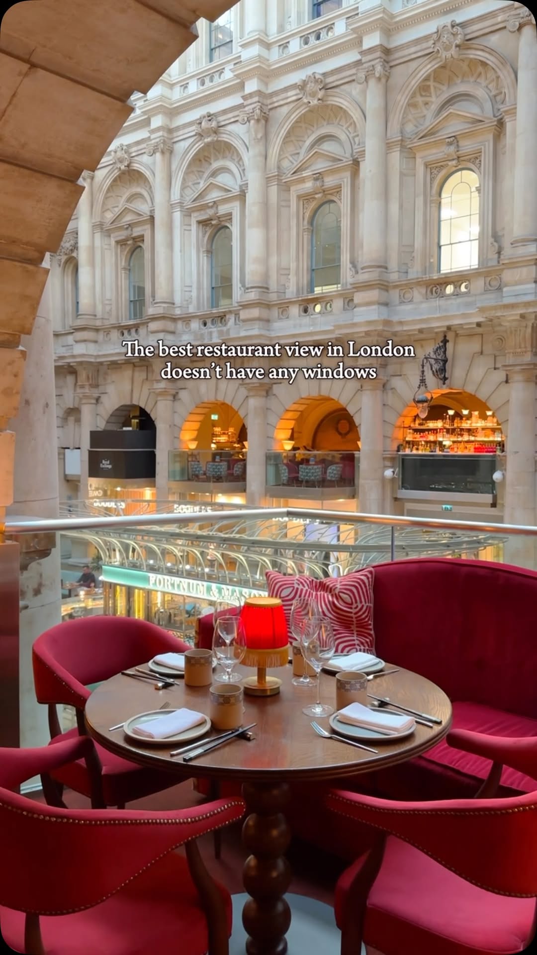 Kaylie | London & UK Travels, The Royal Exchange