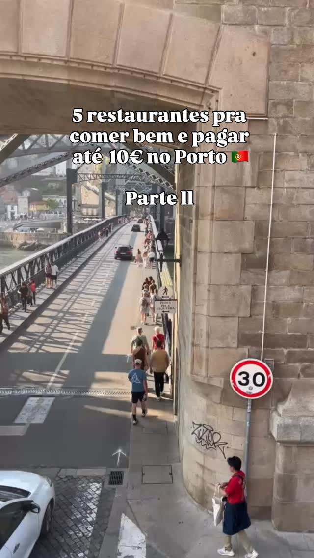 Juan Moura l Viagens e Roteiros, Almada Café