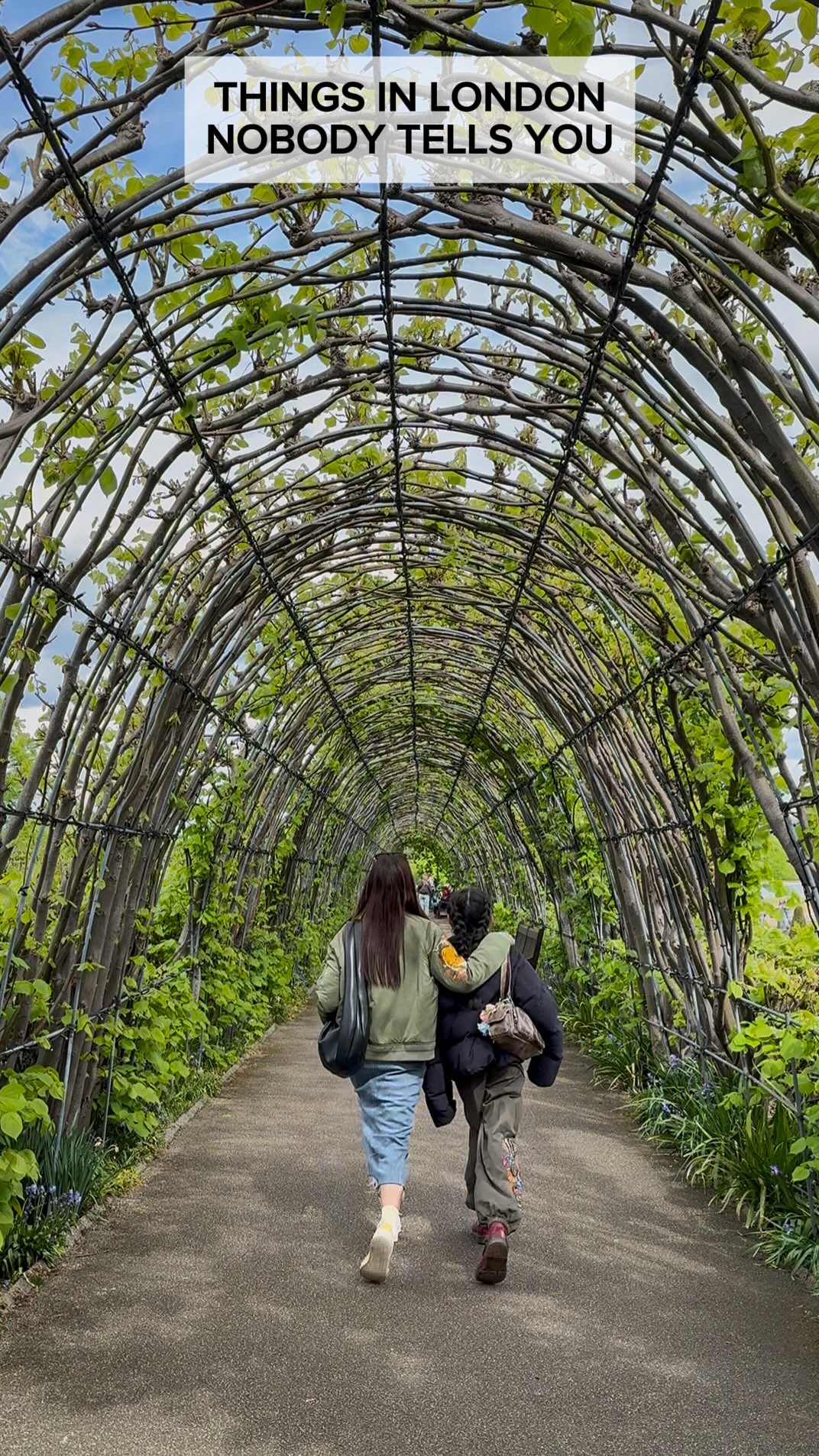 Sima | Travel Content Creator, Kensington Palace
