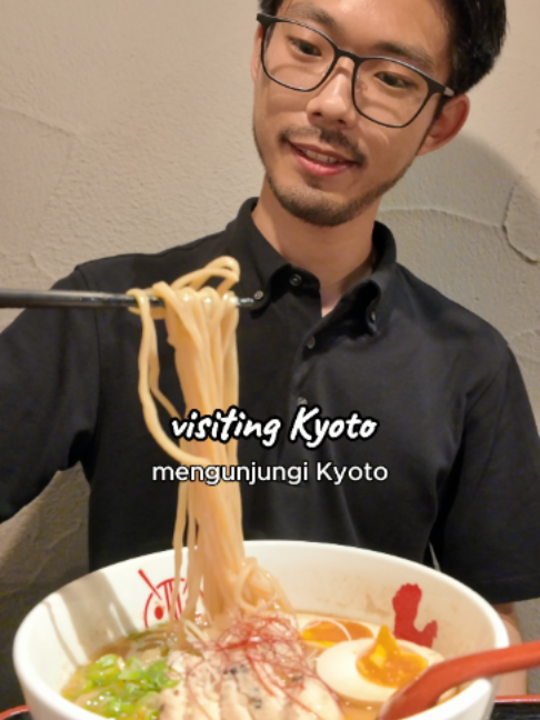 Yusuf🇯🇵Japanese Muslim, Karasuma Station