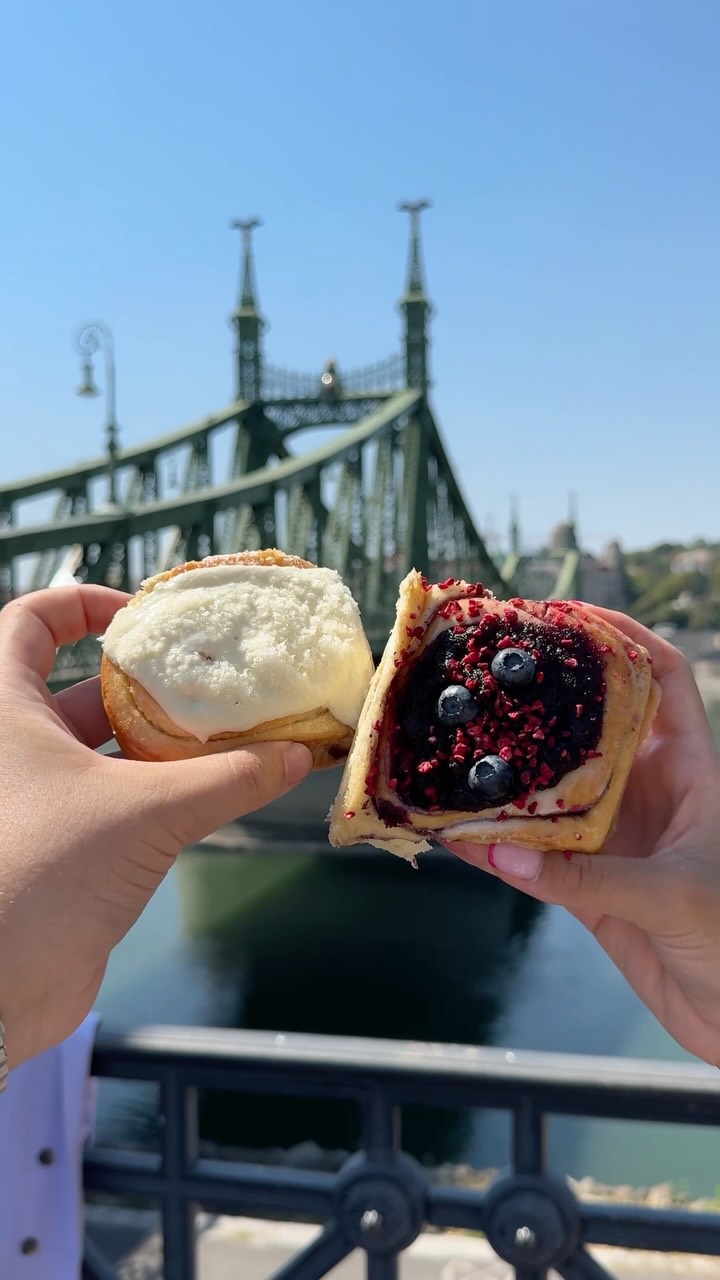 Brunch Budapest, Liberty Bridge