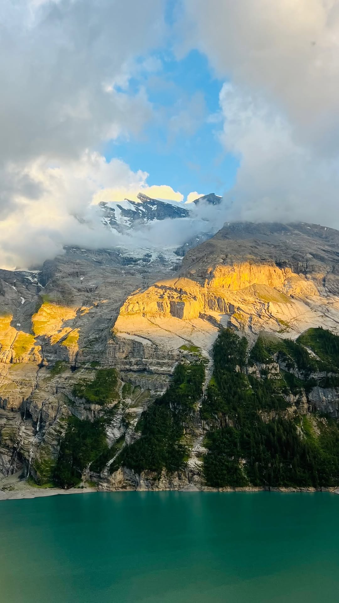 LEOVERSE by Leo ✈︎ Travel Creator, Oeschinen Lake