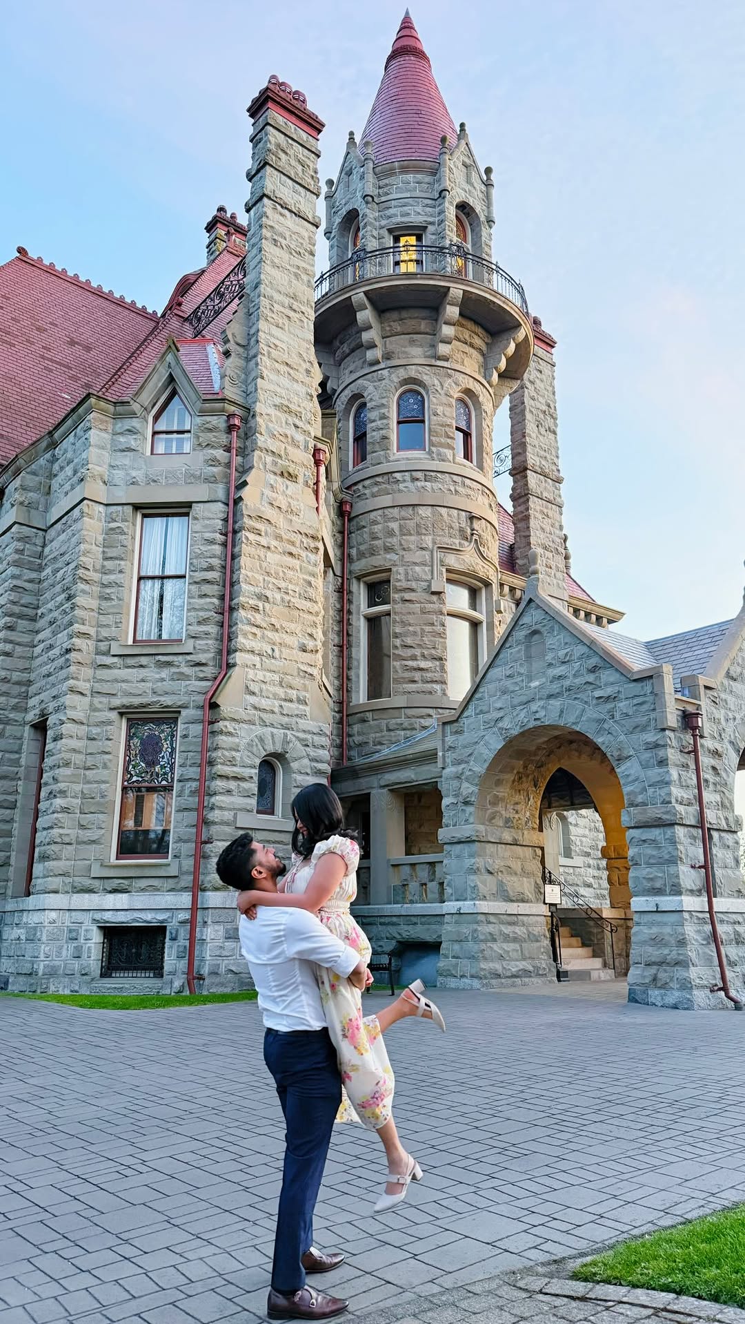 Neema & Ashwin | Kelowna Travel Duo, Craigdarroch Castle