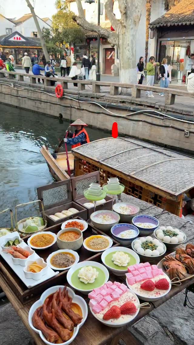 Li Bai Xie - Bund View Crab Roe Noodle Restaurant 🇨🇳 李百蟹, Pingjiang Road