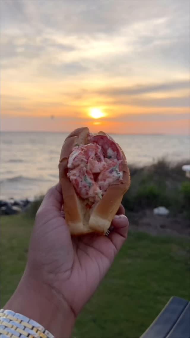 Food Vlogger Family, Front Porch Cafe-Kill Devil Hills
