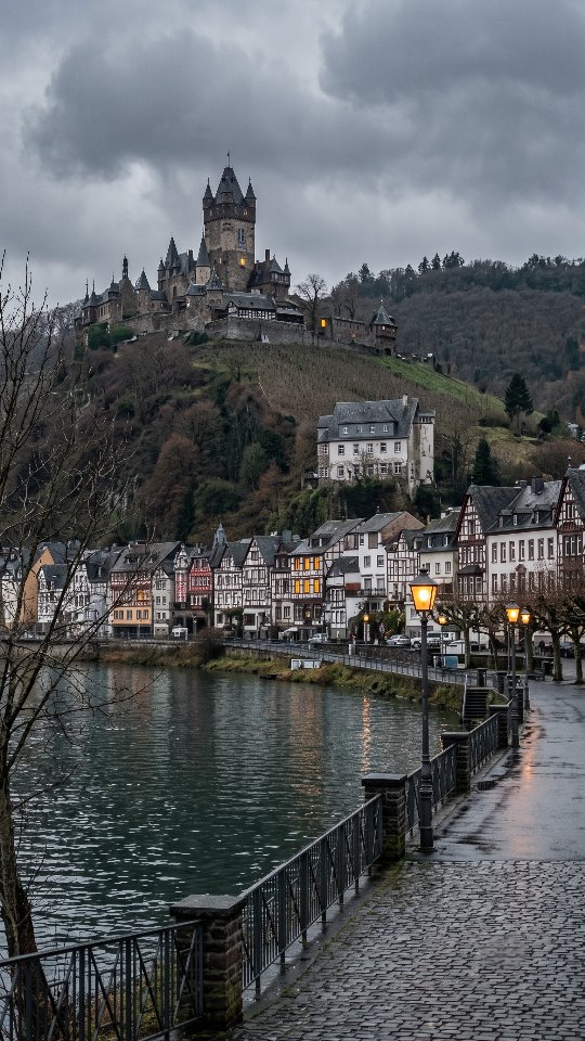 𝑬𝒗𝒚𝒏 𝑺𝒆𝒓𝒆𝒏𝒂 ☆, Cochem