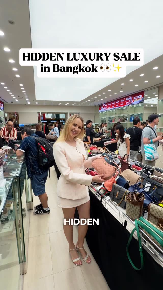 Marta Sielska • Travel & Thailand, centralwOrld