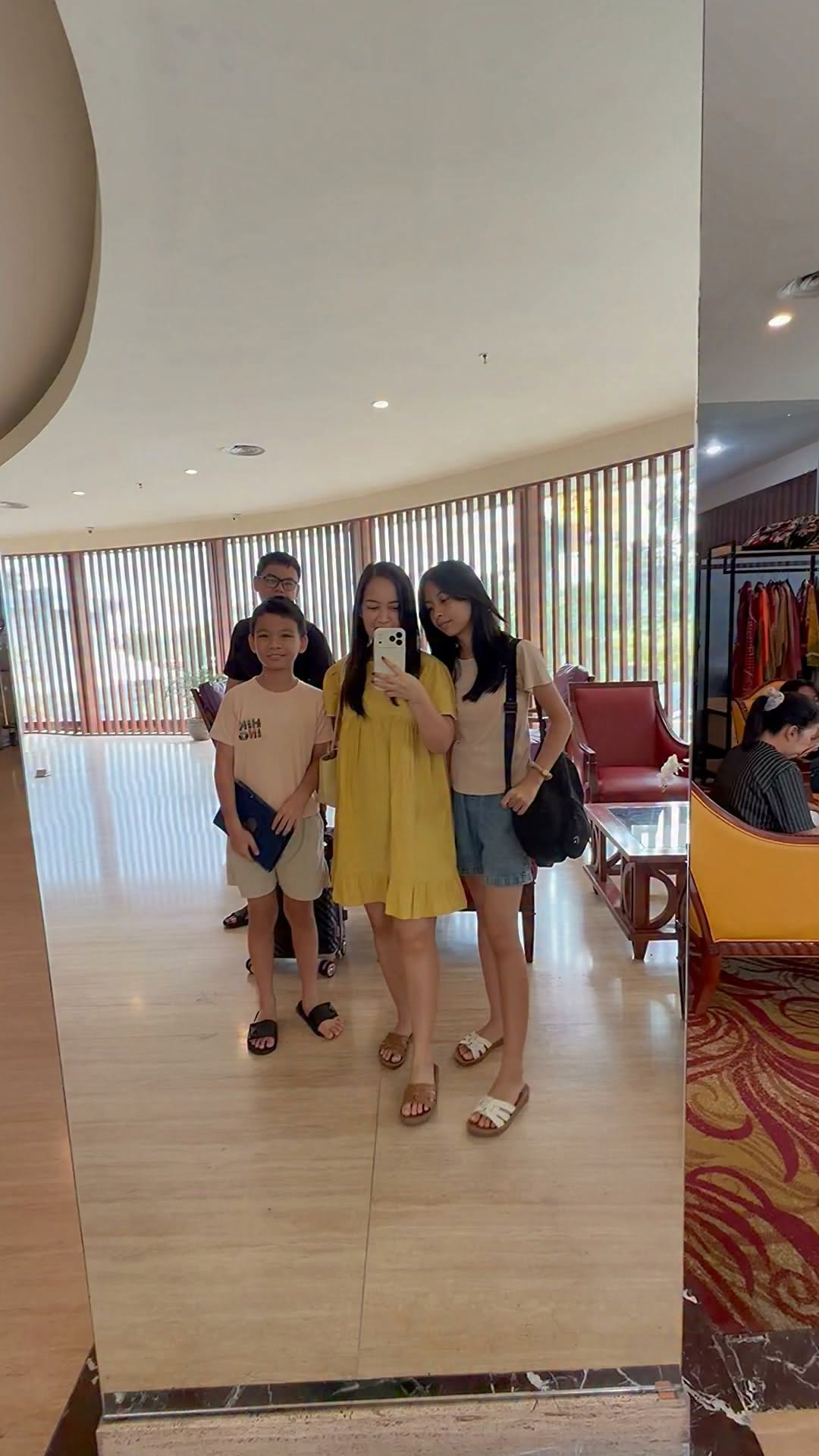 𝐋𝐢𝐧𝐝𝐚 𝐍𝐚𝐭𝐚𝐥𝐢𝐚, Pasar Tungging Bung Tomo