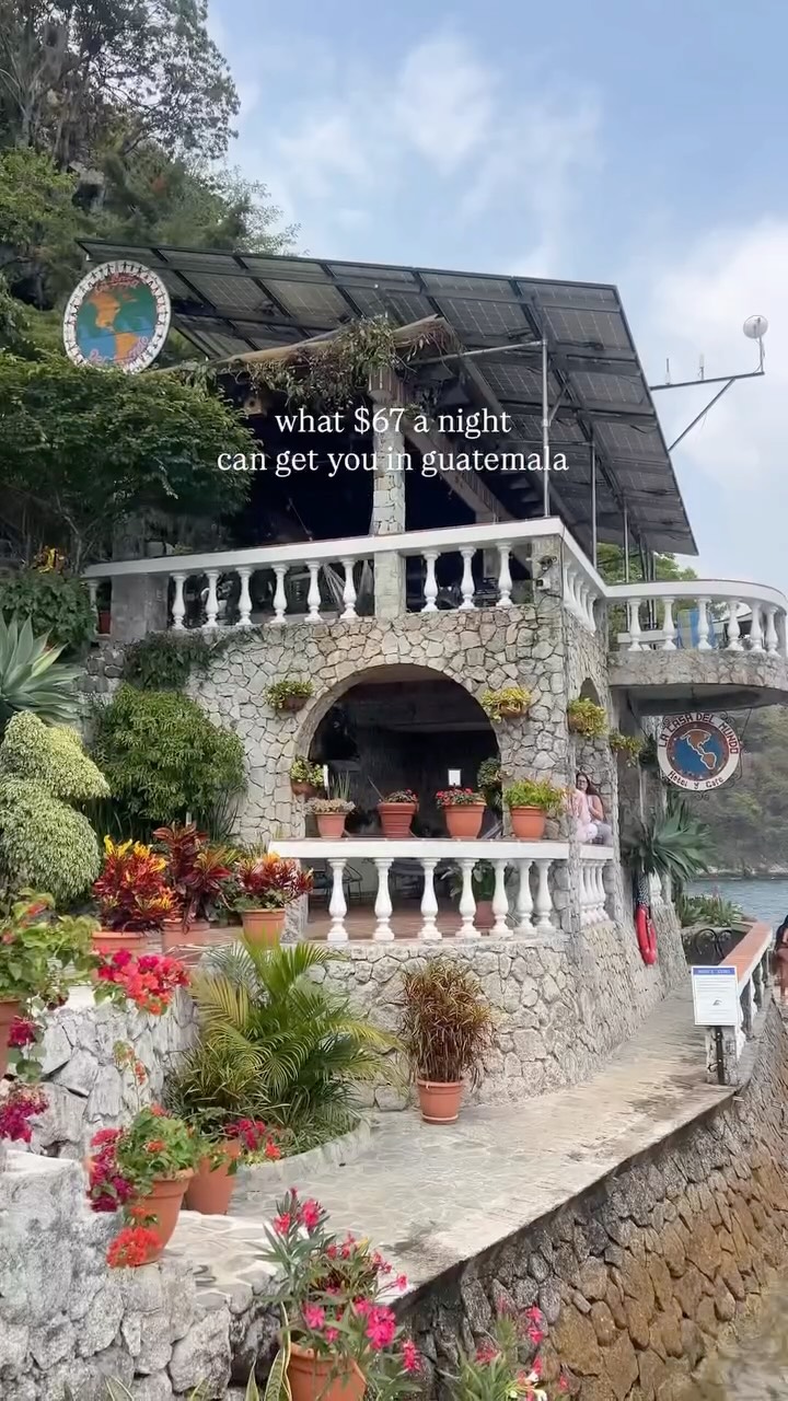 Jeniffer Smith Layne, La Casa del Mundo