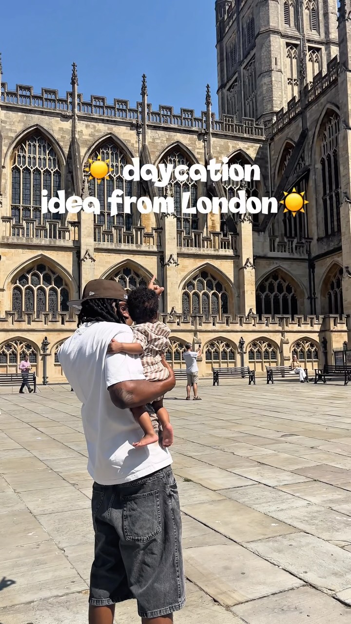 Rianna | International Travel Family | Motherhood | Foodie, Bath Abbey
