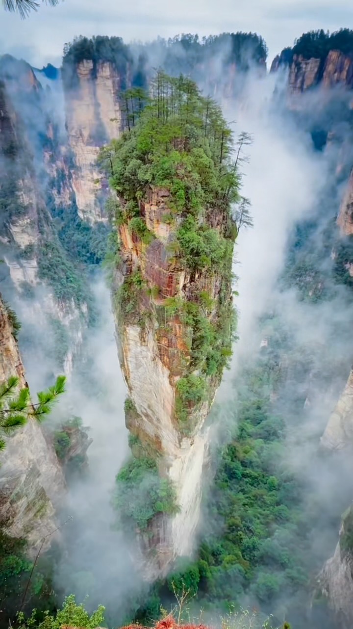 Natalie Thomas, Zhangjiajie National Forest Park