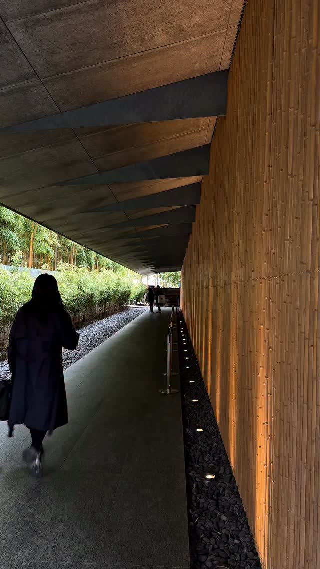 雷克斯去旅行, Nezu Museum