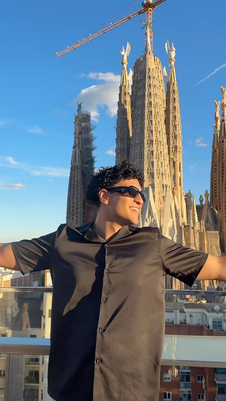 Diego Noboa 🇪🇨, La Sagrada Familia