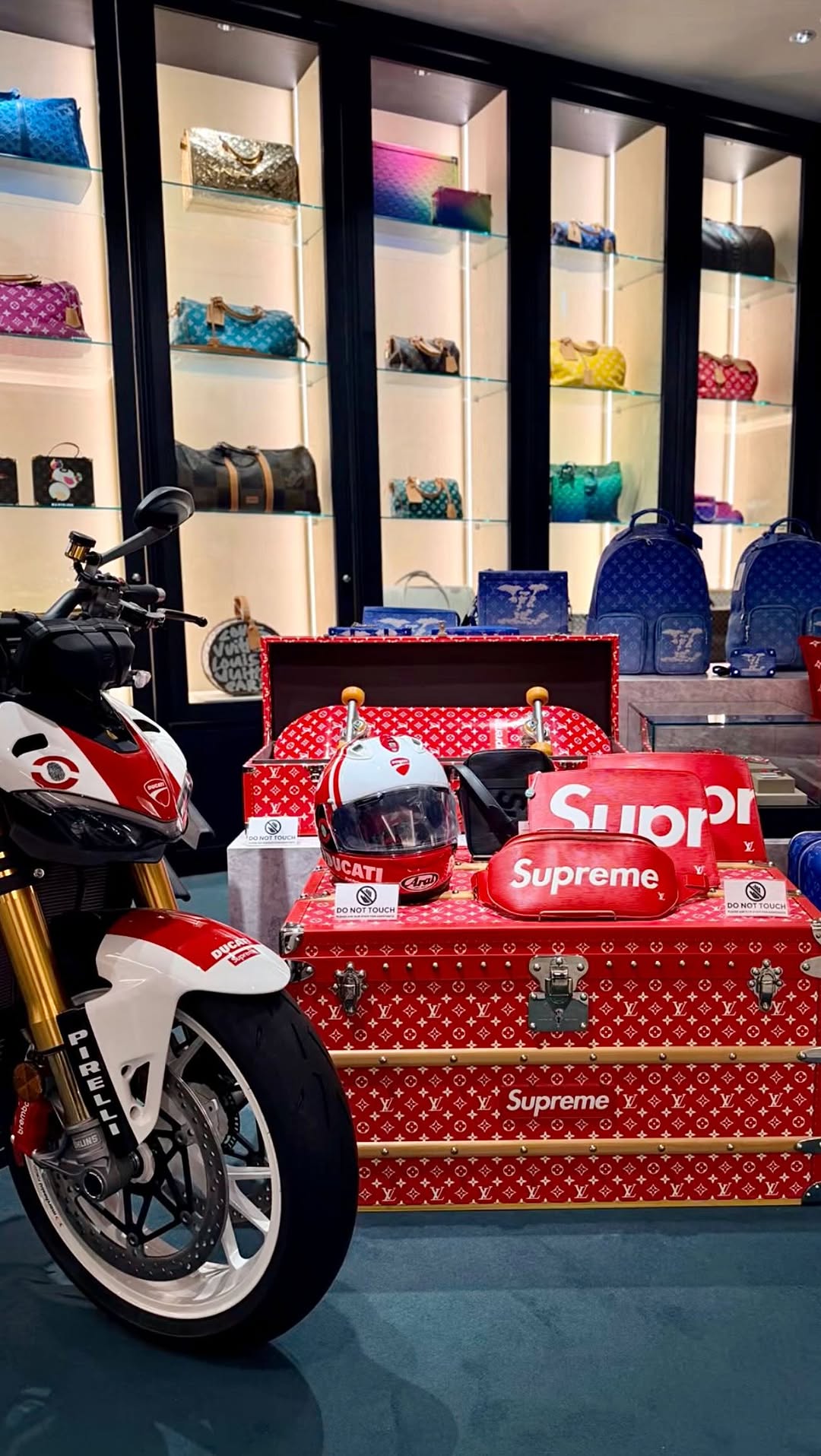 Nate Thompson, Onitsuka Tiger Omotesando Store