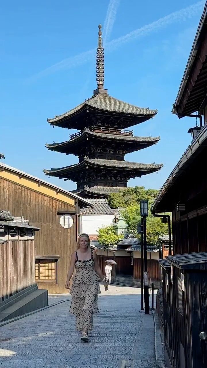 Travel & Lifestyle Creator + Tips for The-SavvyTourist.com, Hokan-ji