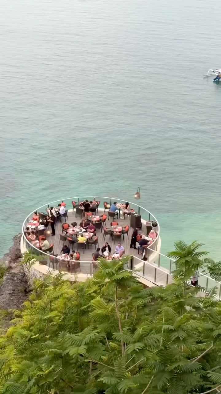 Travel & Lifestyle Creator + Tips for The-SavvyTourist.com, AYANA Resort Bali