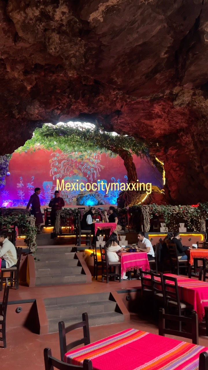 Meghan Natasha | Run & Travel, Churreria El Moro Centro