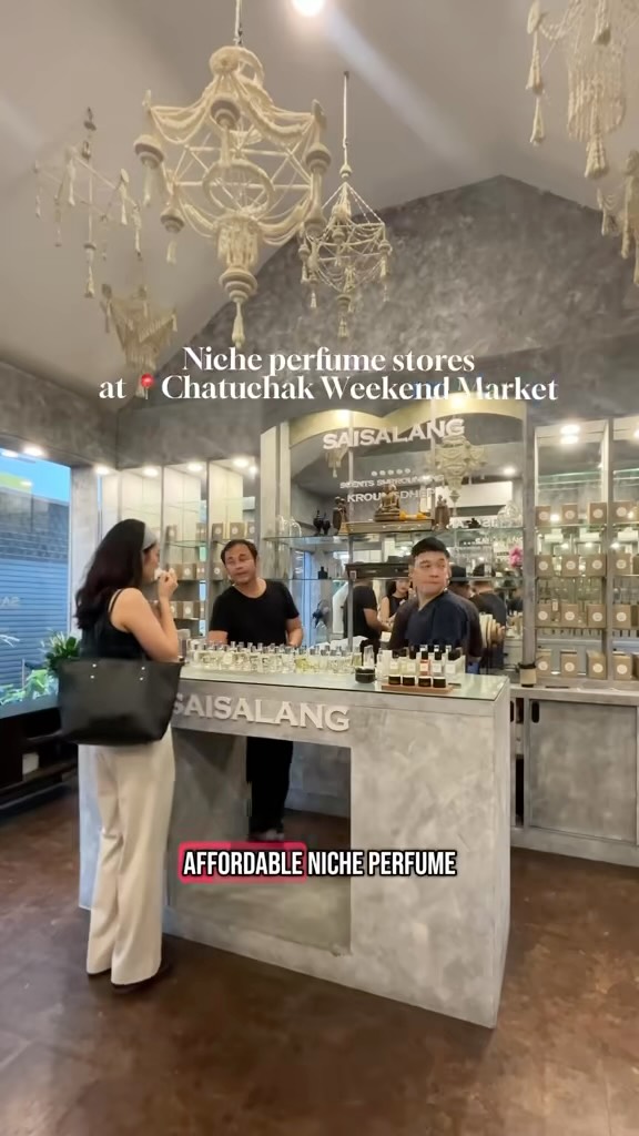 jamie's perfume diaries, Mo Chit