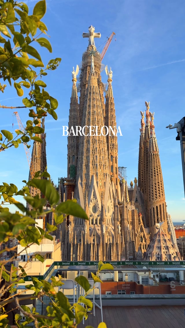 Krisztina Harsanyi | Travel & Hotels, La Sagrada Familia