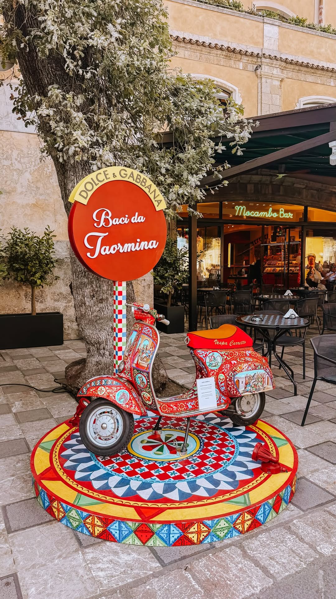 Kirsty | Solo Travel Over 40, Piazza IX Aprile