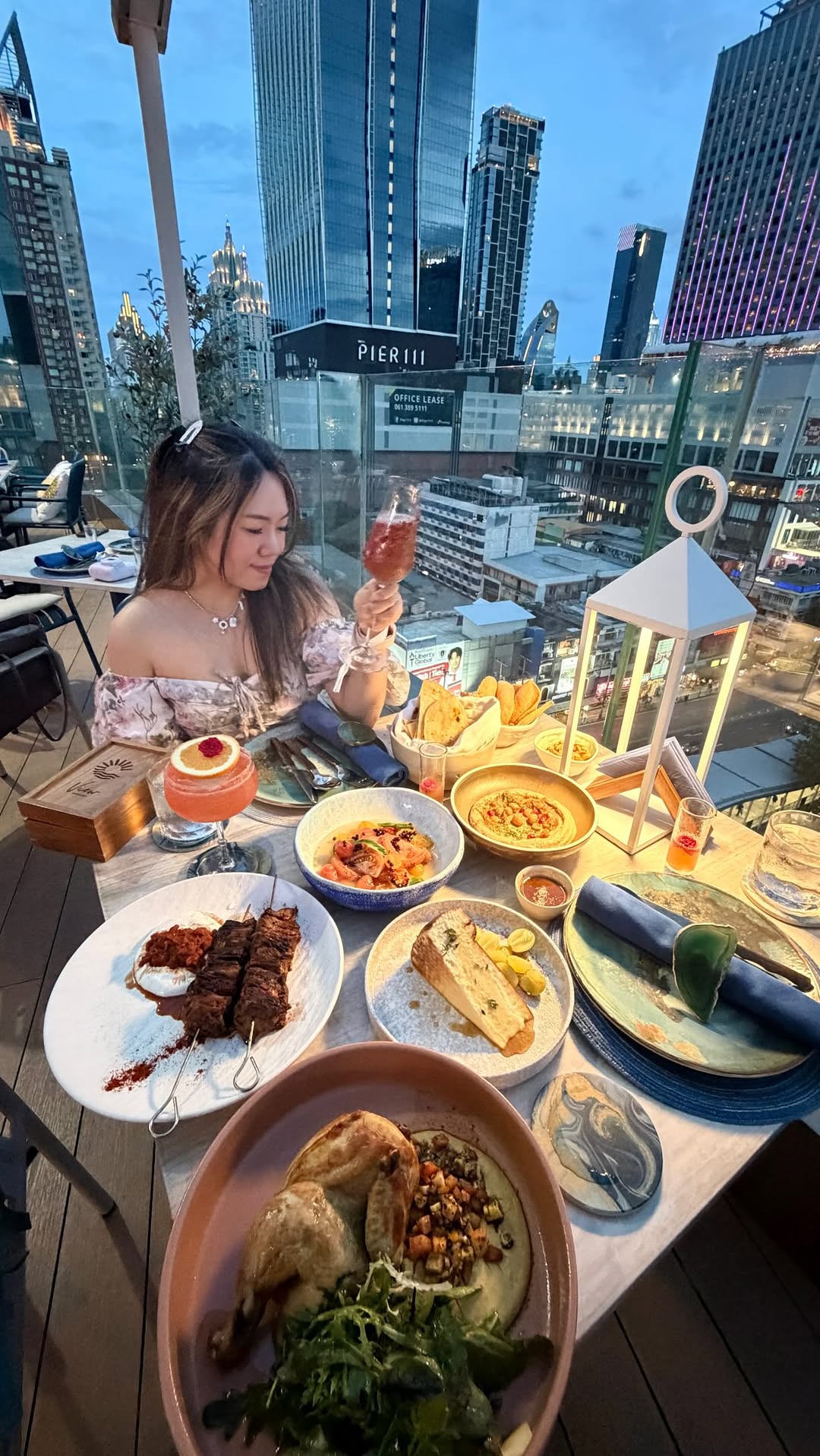 Gillian, View Bangkok Rooftop Bar & Restaurant