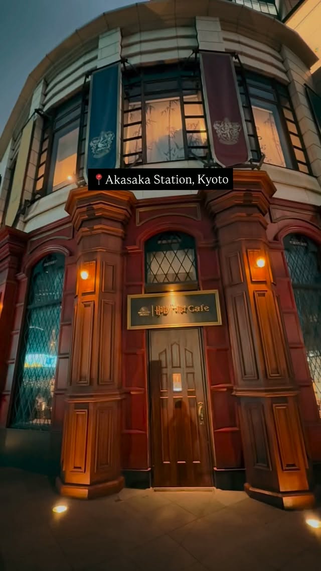 Fun and Footprints, Akasaka Station