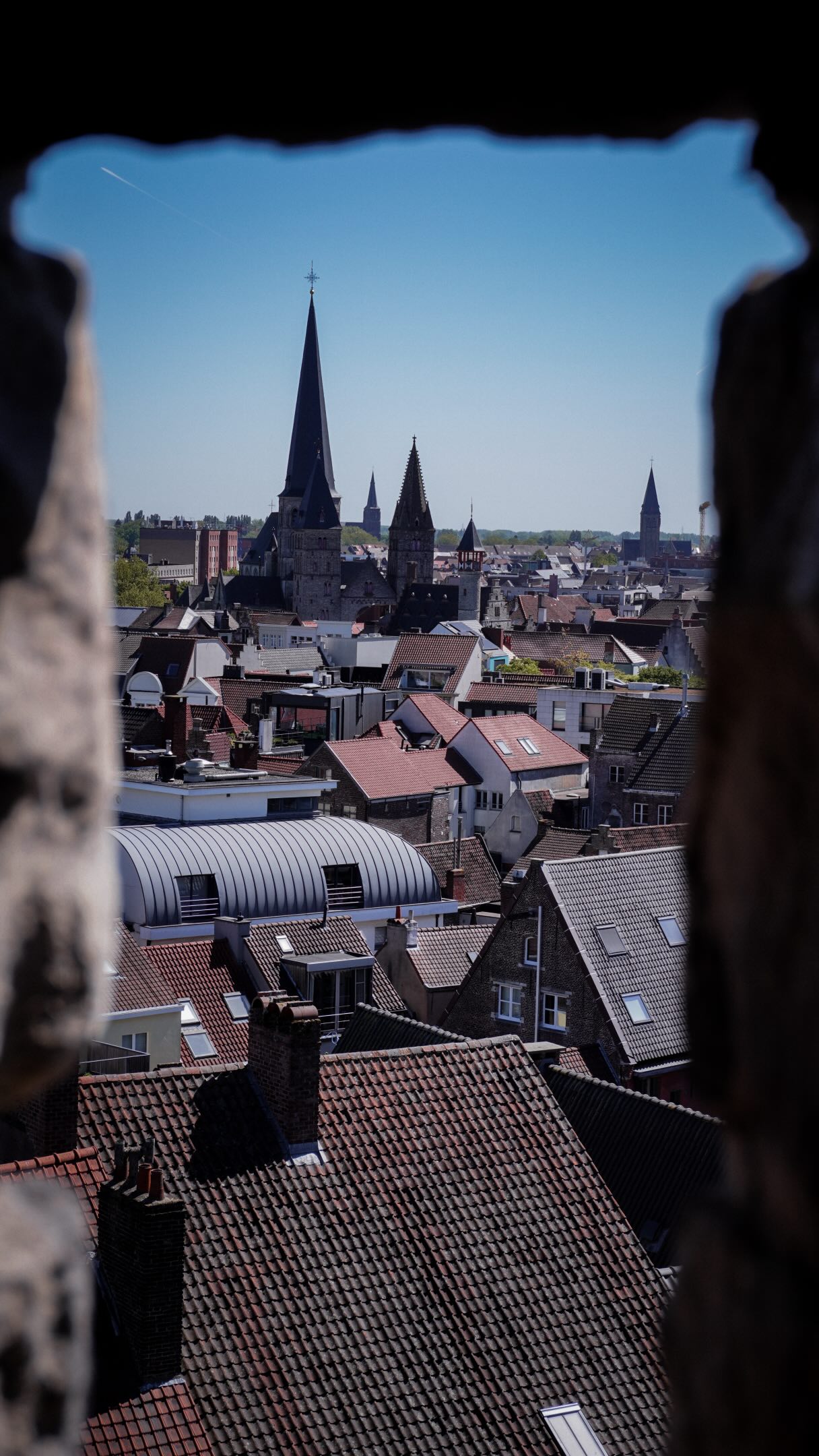Ritika • Luxury Travel & Lifestyle • Toronto, Gravensteen