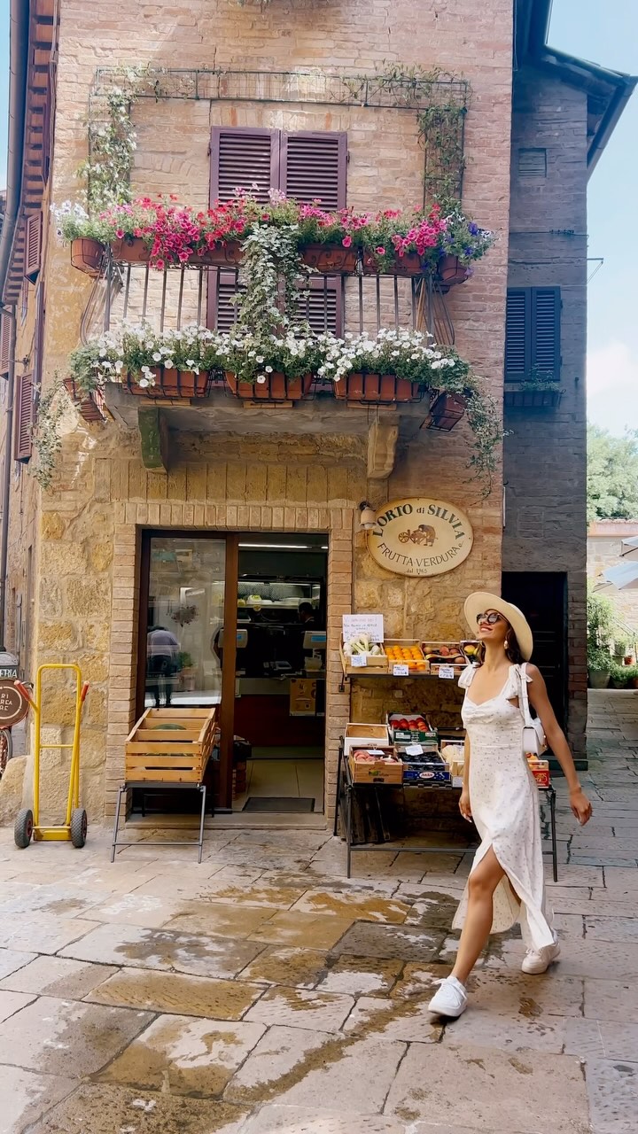 AMALIA ROMAN, Pienza Cathedral