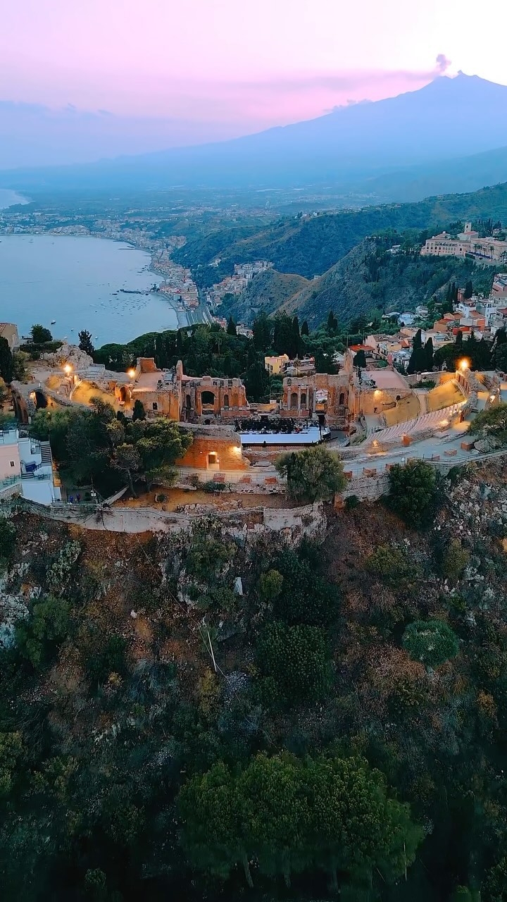 Wᴇ ʟᴏᴠᴇ Sɪᴄɪʟʏ 💕, Teatro Antico di Taormina