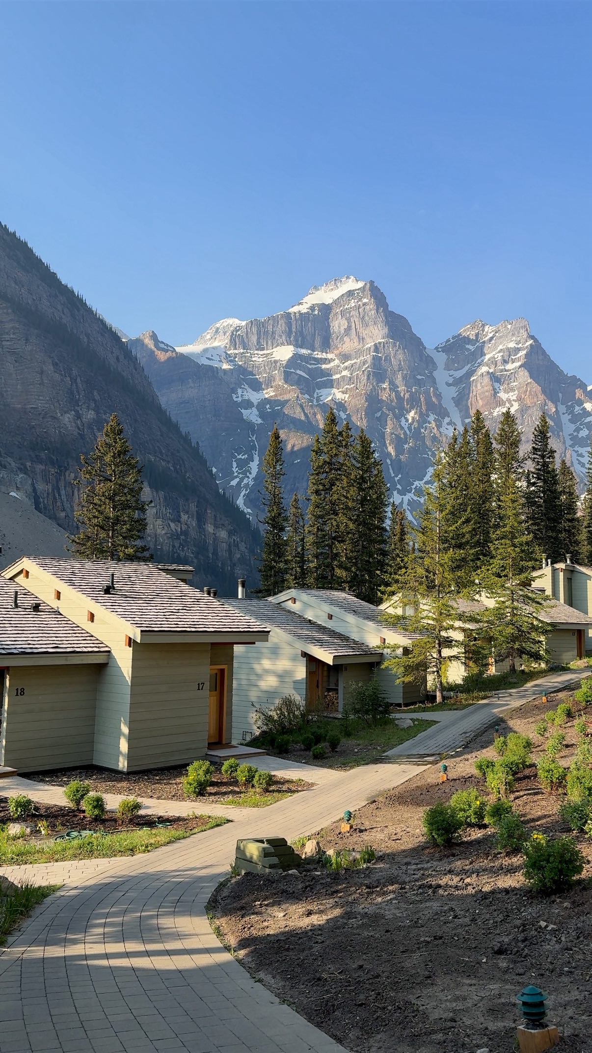 Brennan & Ashley • Travel Couple & Date Ideas, Lake Louise