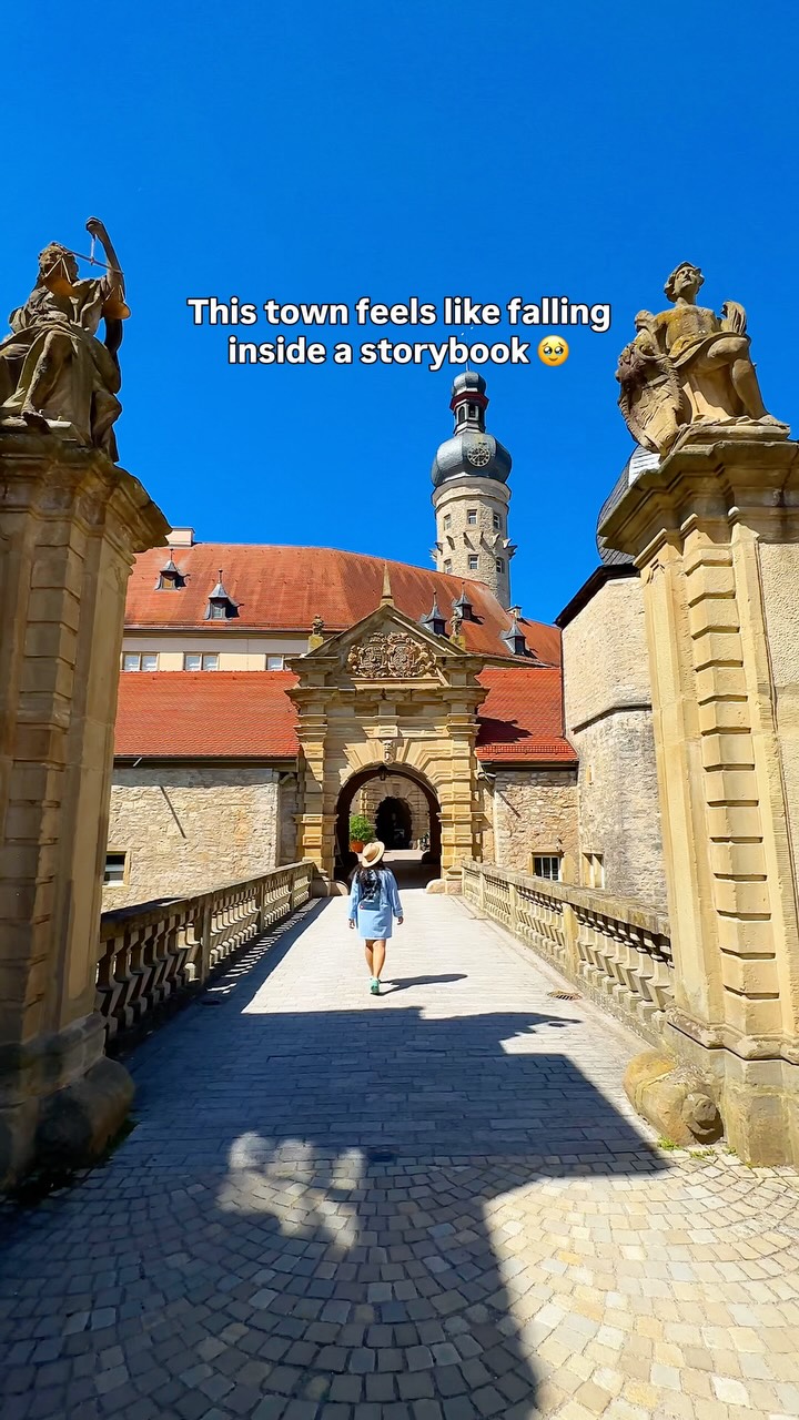 𝐃𝐫𝐢𝐬𝐡𝐭𝐢 | Road Trips & Unique Places, Castle and Gardens Weikersheim