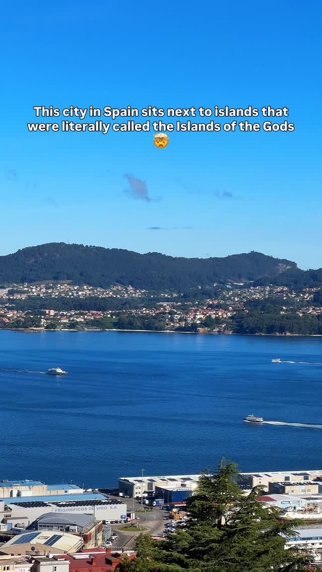 𝐃𝐫𝐢𝐬𝐡𝐭𝐢 | Road Trips & Unique Places, Castelo do Castro