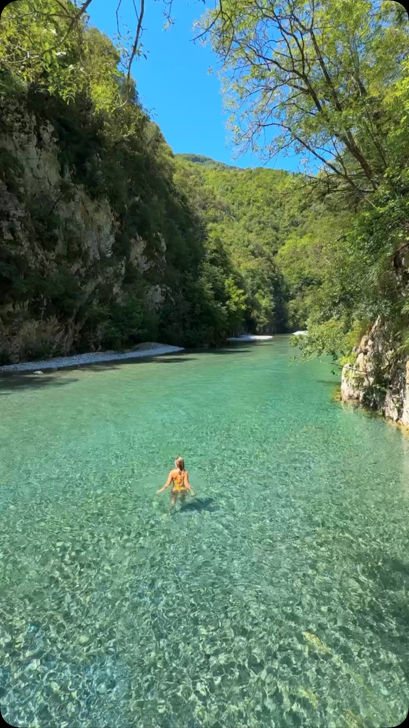 Julia Thompson, Komani Lake