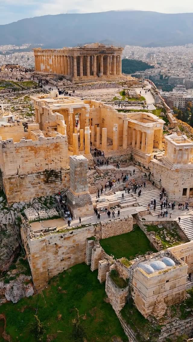 Kenneth Albert📍Barcelona, Odeon of Herodes Atticus