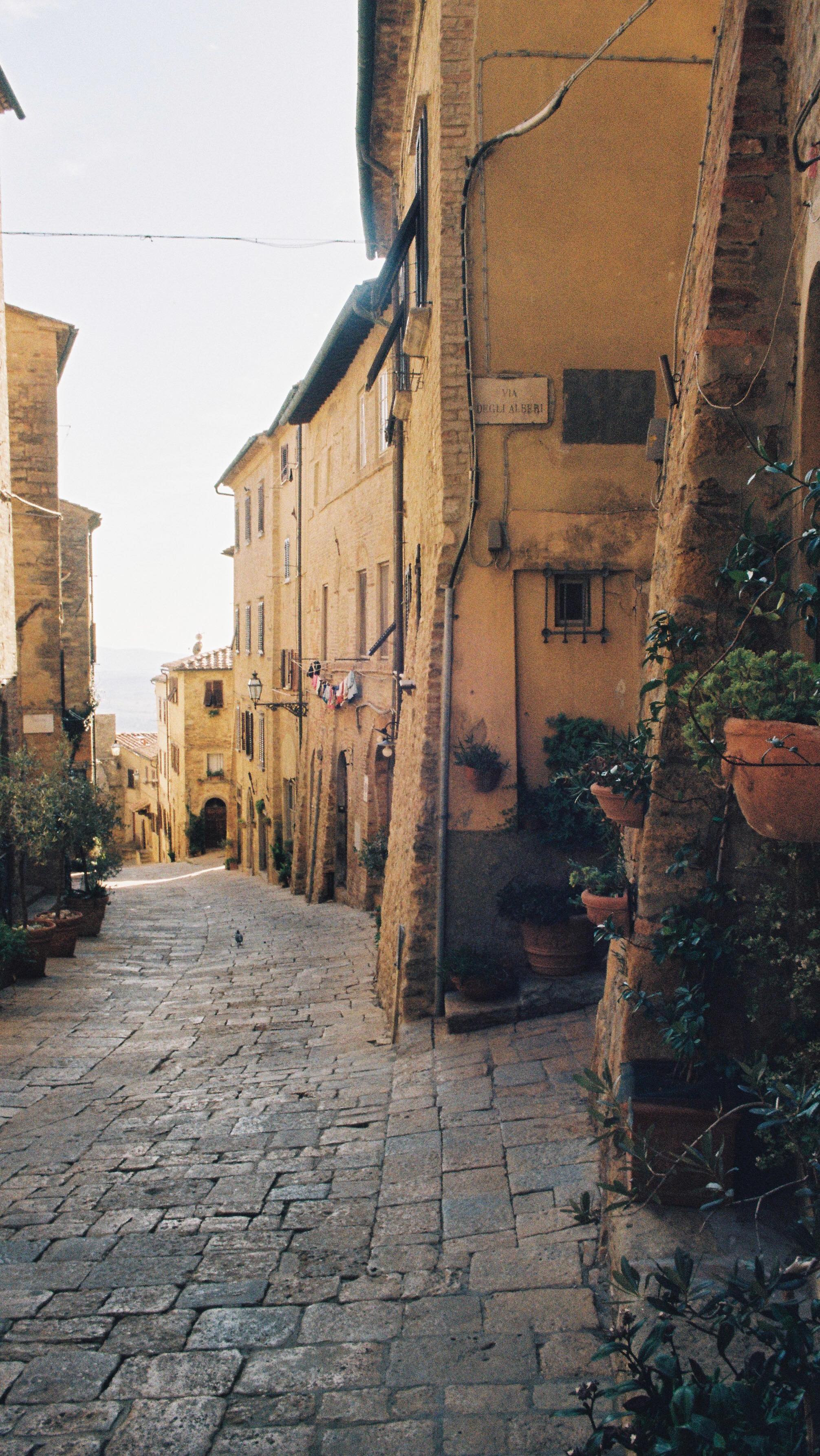 Sonia Mota: Simply Slow Traveler, Volterra