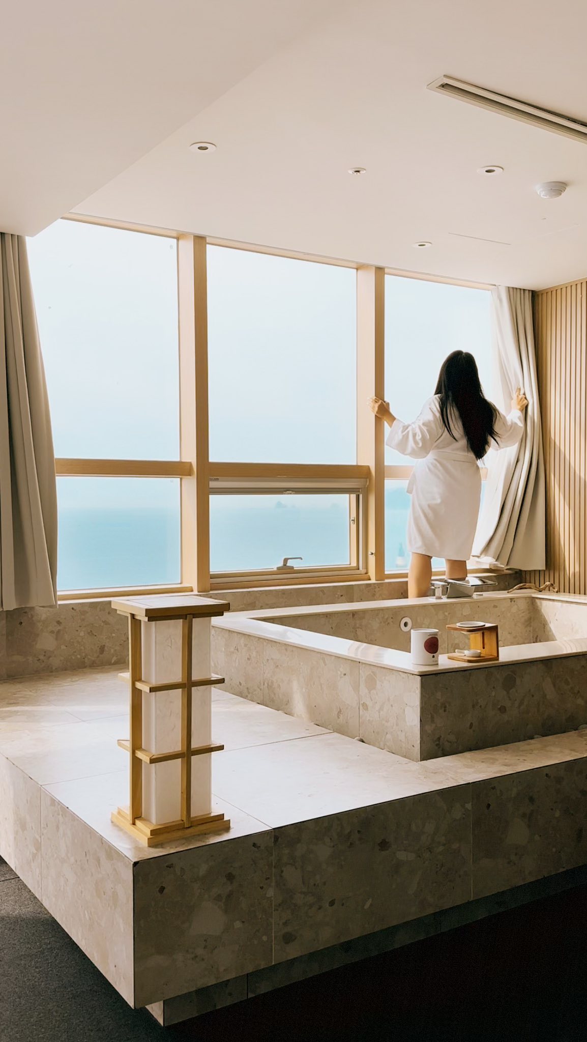 Anna-Lynne | Travel Content Creator, Haeundae Beach