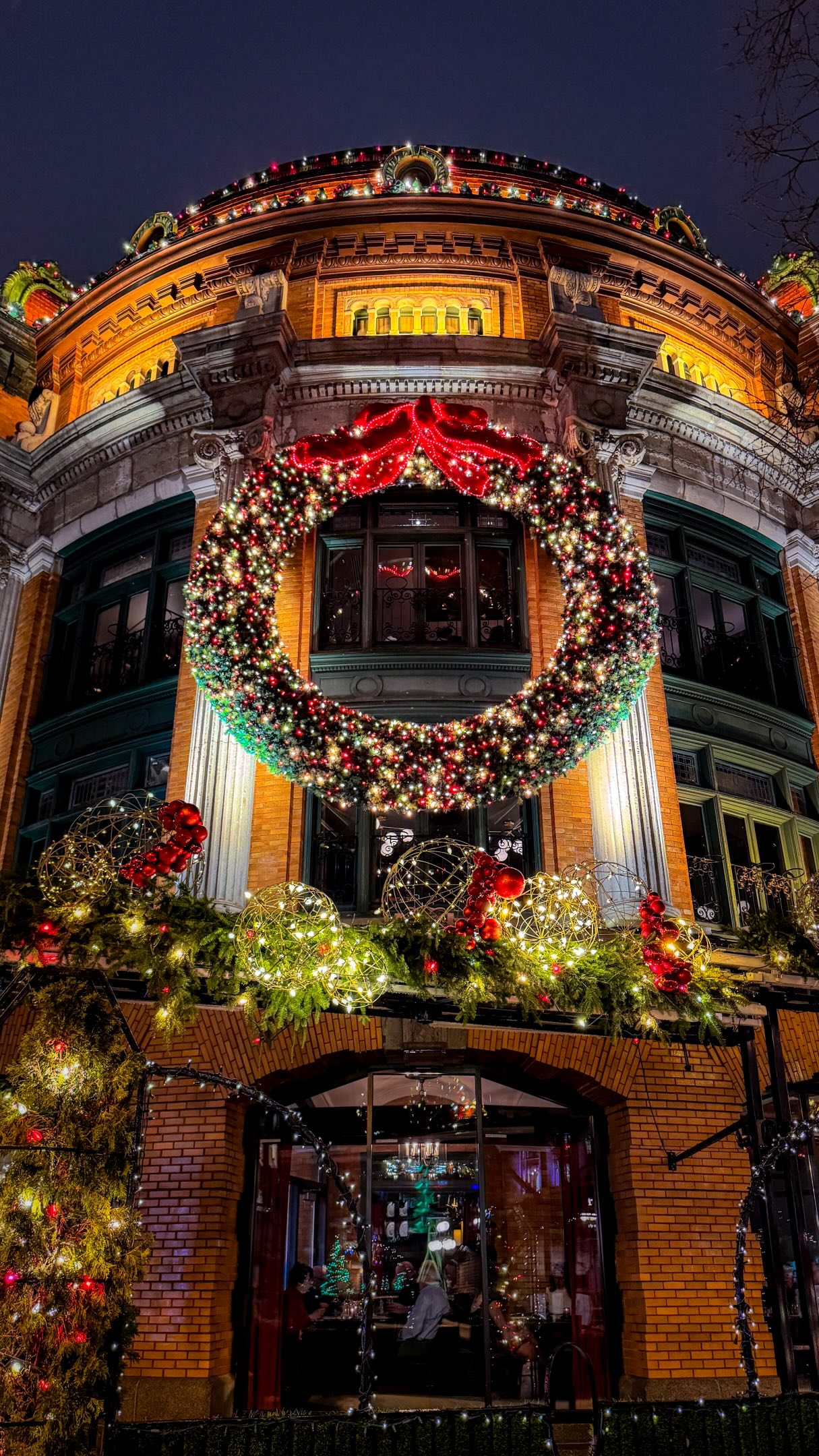 Nazanin Ghasemi | Travel Creator | Ontario, Canada, Fairmont Le Château Frontenac