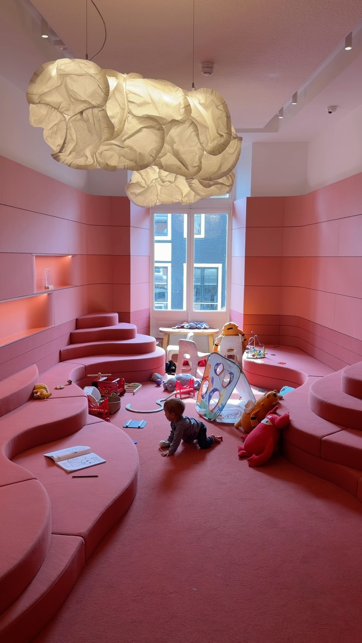 Eva Blue Lab | Travel Studio, NIO House Amsterdam
