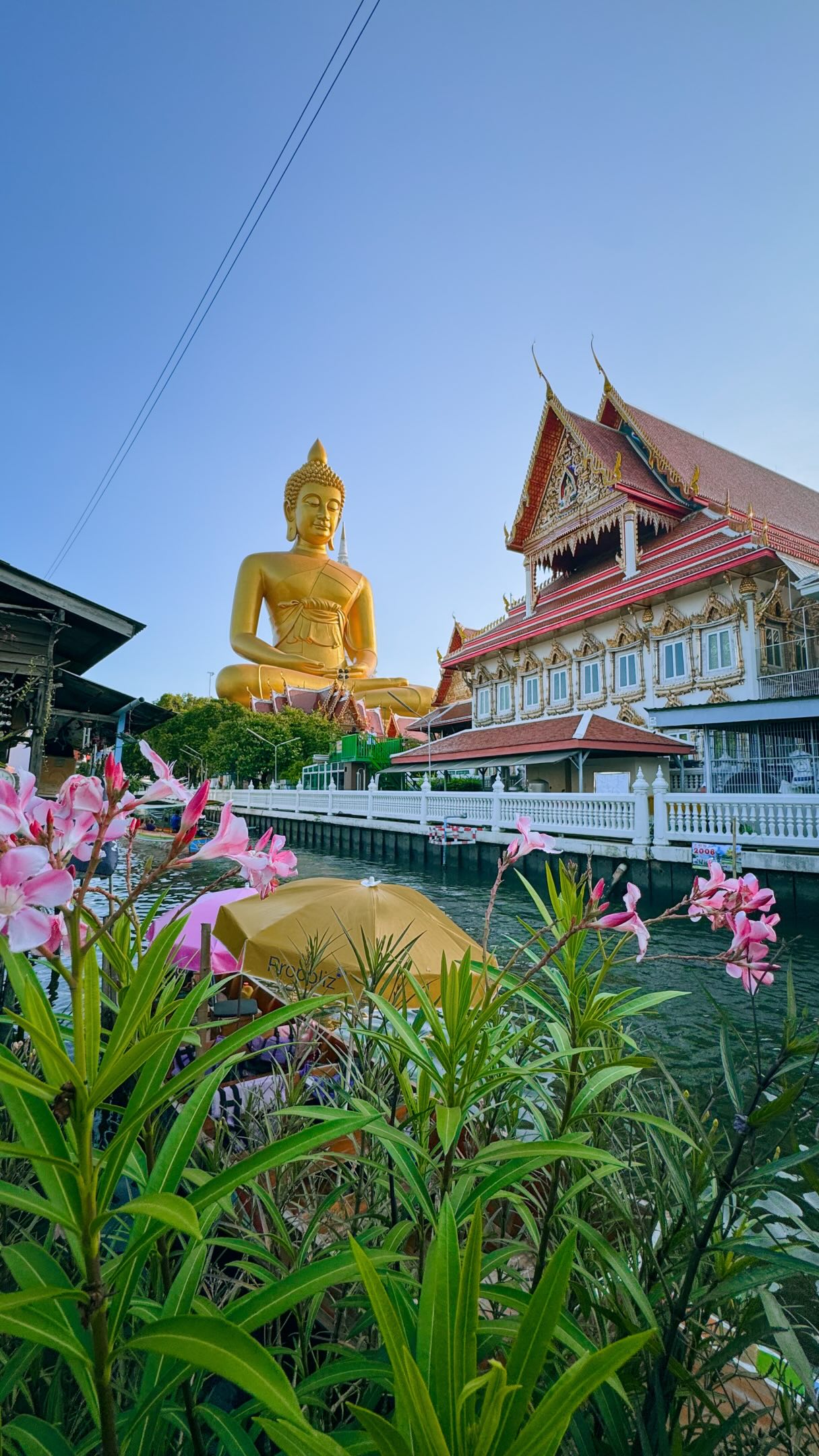 SUNNY RUNG | TRAVEL REELS 🌏, Wat Paknam Phasi Charoen